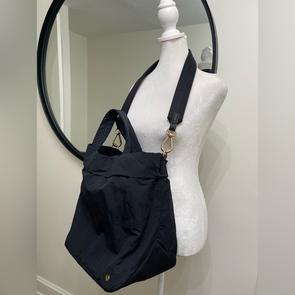 NWOT LULULEMON Principal Large Bag 30L - Picture 9 of 13